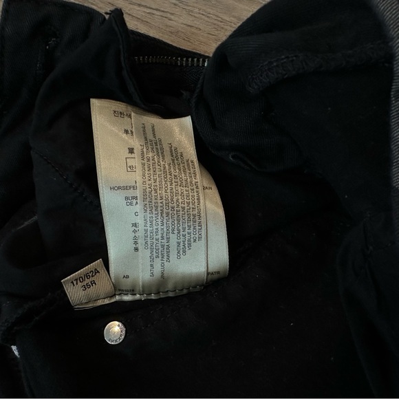 Authentic Burberry Black Dark Wash Denim Jeans
Size 25 - Picture 11 of 14
